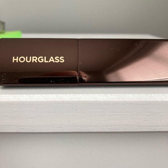 Hourglass foundation - Picture 2 of 2